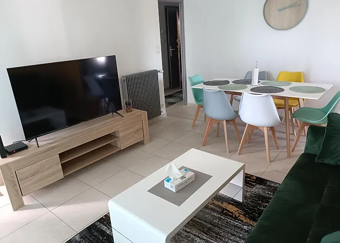 Centre, 6 Voyageurs Apartment