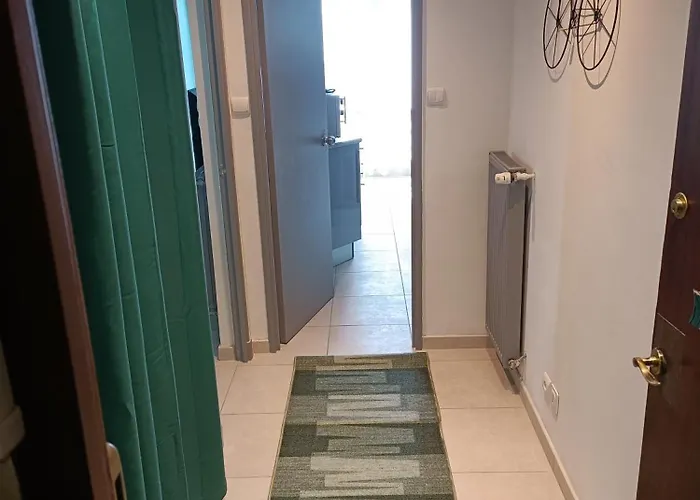 Apartment Centre, 6 Voyageurs