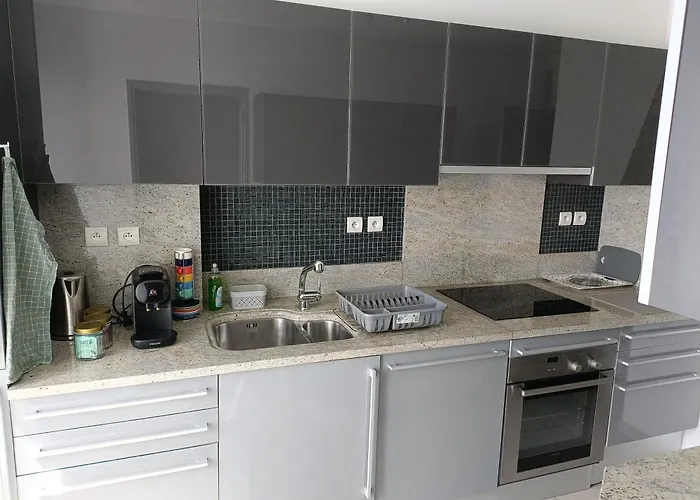 Apartment Centre, 6 Voyageurs *